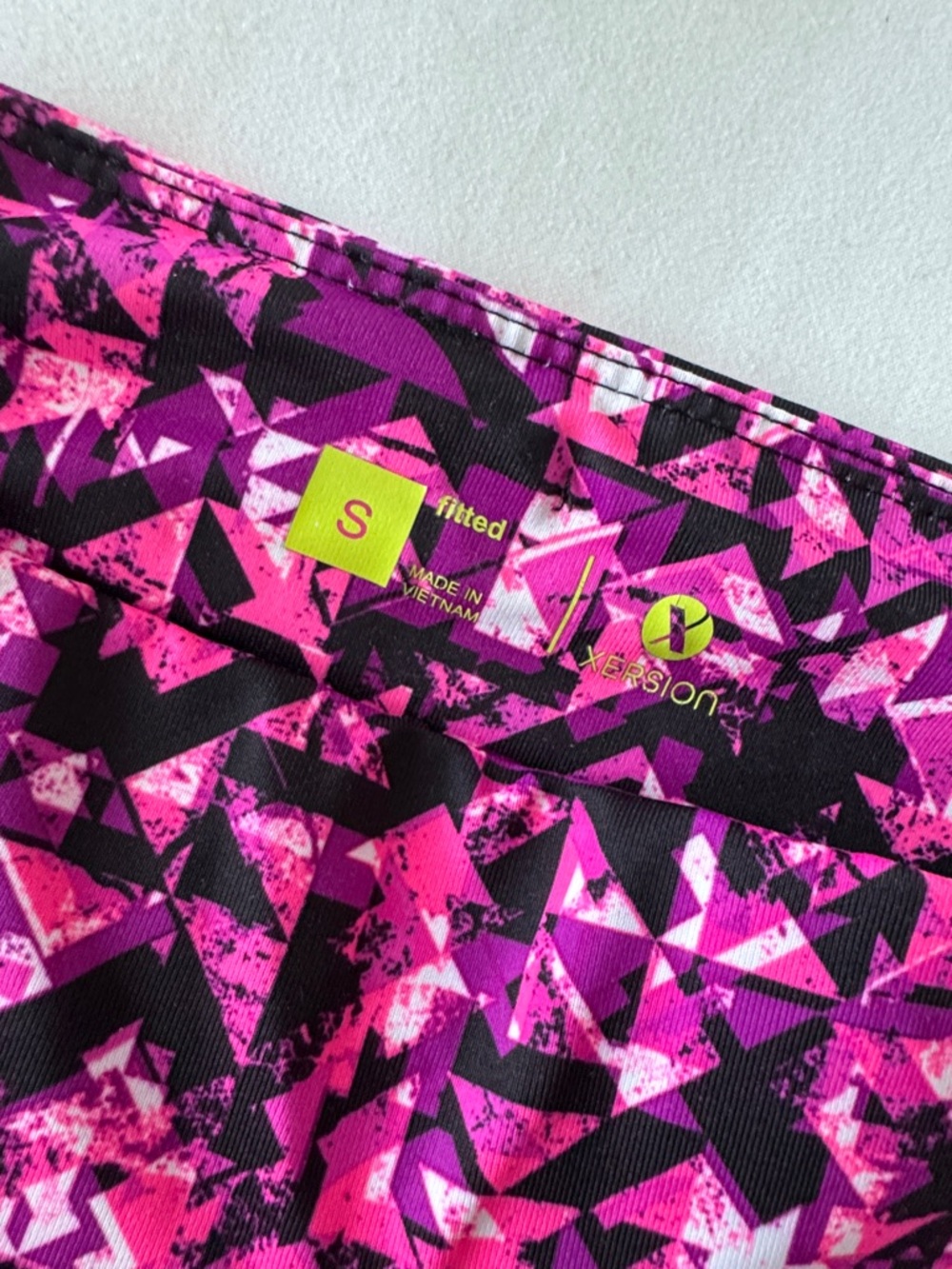 Kersion Pink & Black Geometric Active Calf Length Leggings